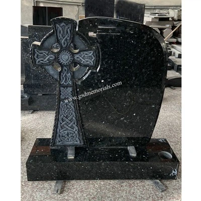 Keltisches Kreuz auf Grabstein