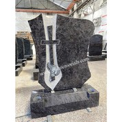 Betende Hände kreuzen den Grabstein